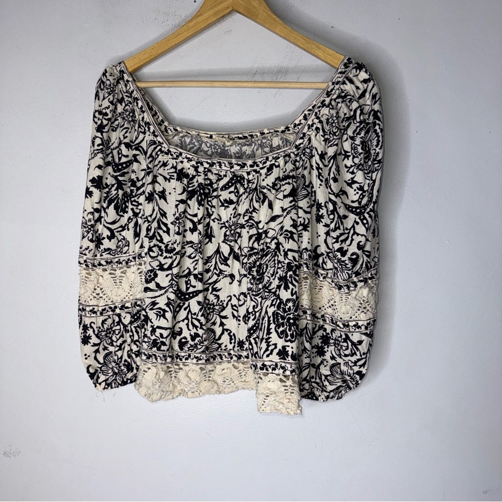 Christian Siriano Black and Cream Floral Peasant Tunic